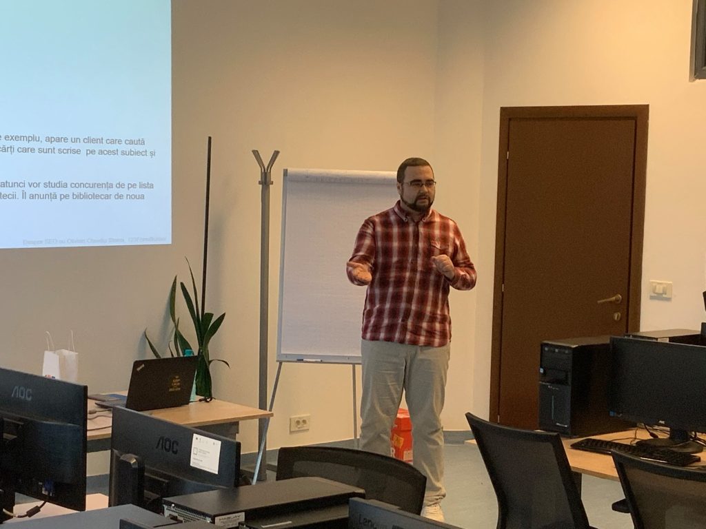 olivian stoica teaching seo in class